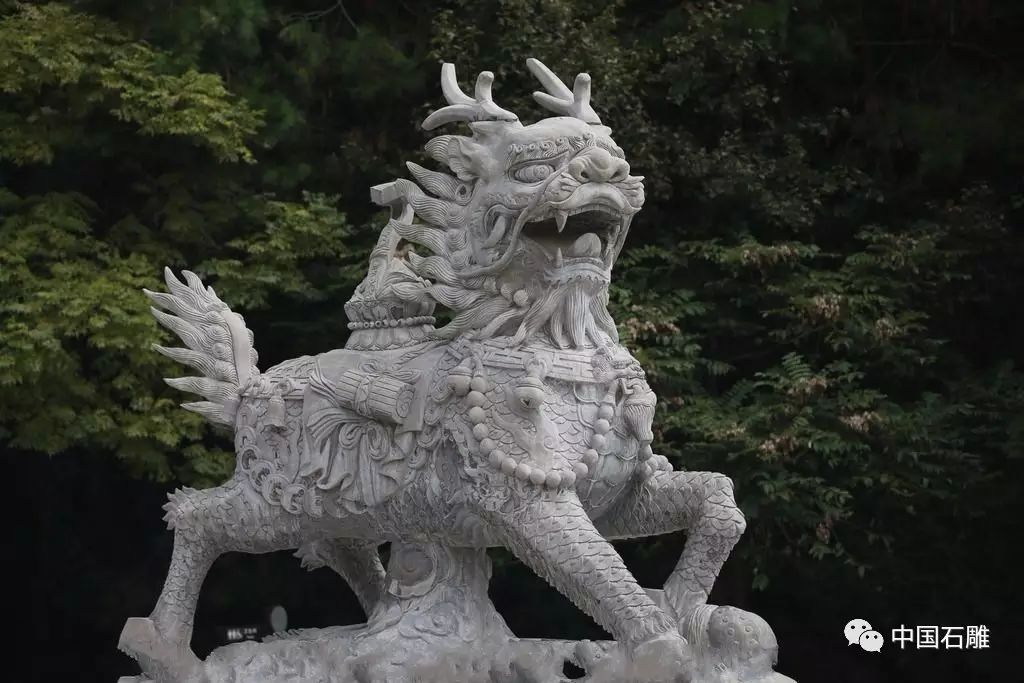 A pair of unicorn stone carvings will help your career and officialdom level up
